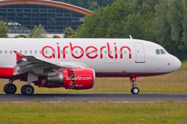 Airbus A320 (D-ABDQ)