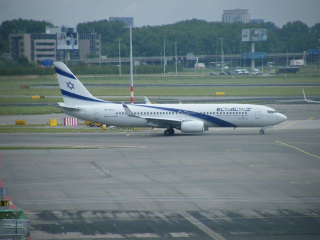 Boeing 737-700 (4X-EKJ)