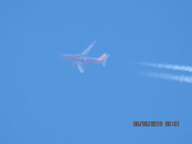 Boeing 737-800 (N8650F)