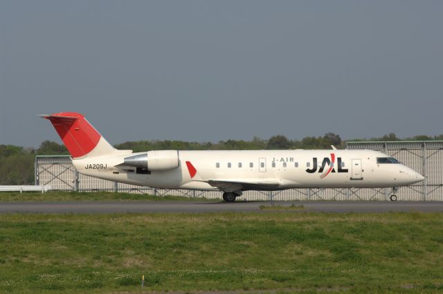 Canadair Regional Jet CRJ-200 (JA209J) - Taxing at Narita Intl Airport on 2007/5/3 JAL c/s