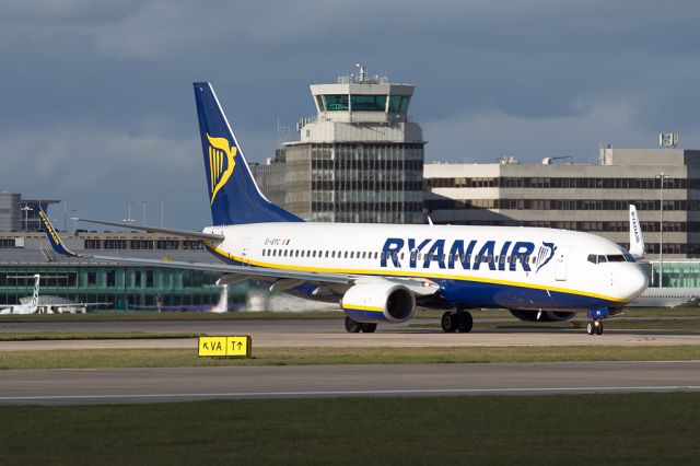 Boeing 737-800 (EI-EPC) - RYR2640 in some Manchester sunshine before departing to Valencia.  Manchesters old control tower can be seen in the background.