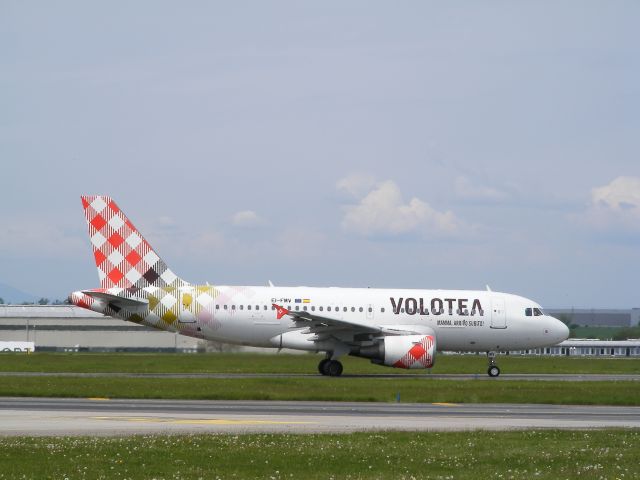 Airbus A319 (EI-FMV)