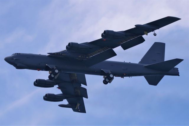 Boeing B-52 Stratofortress (61-0019) - Edwards Air Force Base's test B-52H Stratofortress makes a rare public appearance at the 2021 Pacific Airshow as a part of a weekend training sortie. 