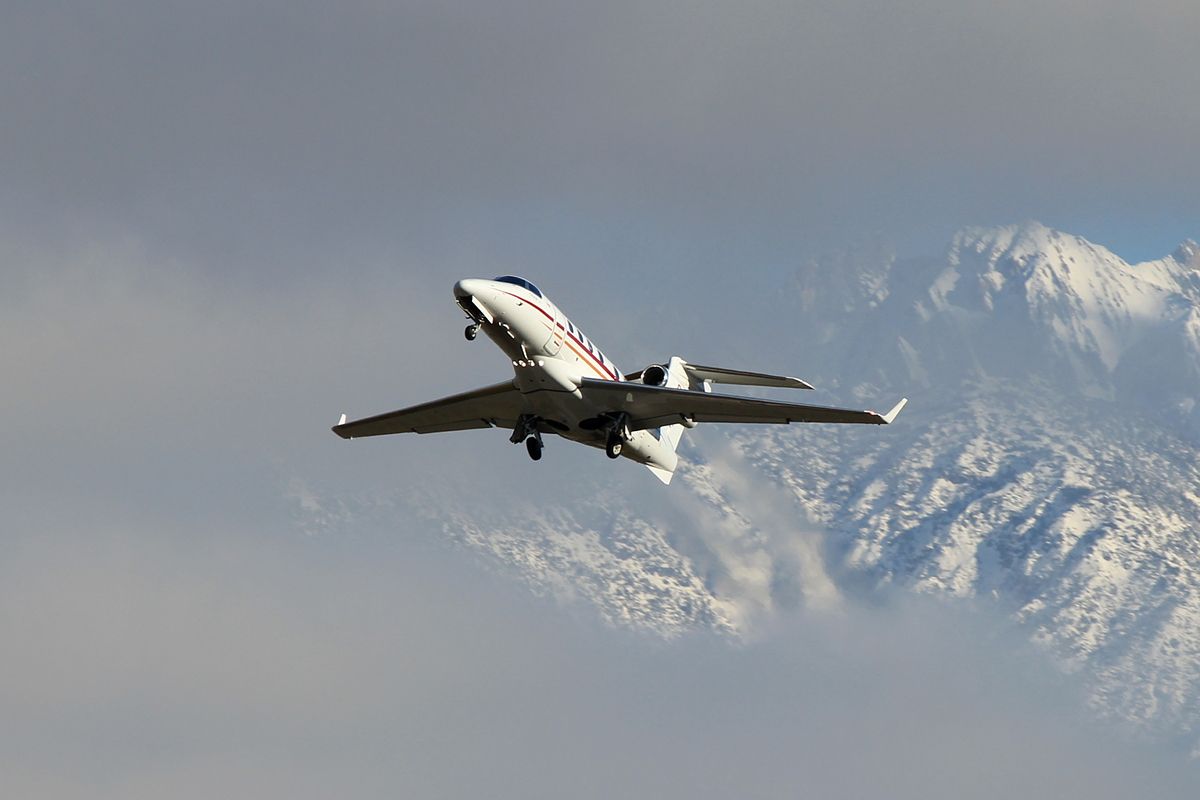 Embraer Phenom 300 (D-CHLR)