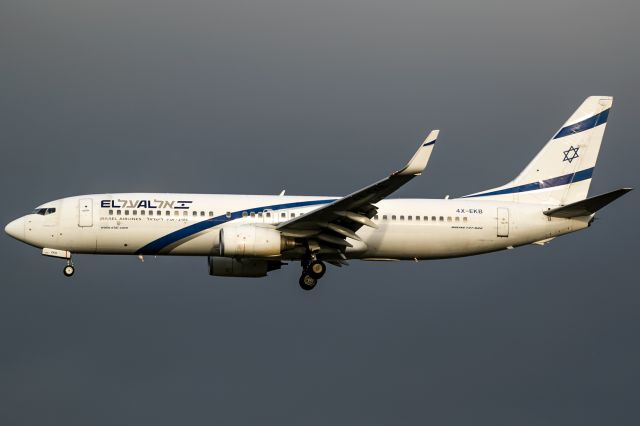 Boeing 737-800 (4X-EKB)