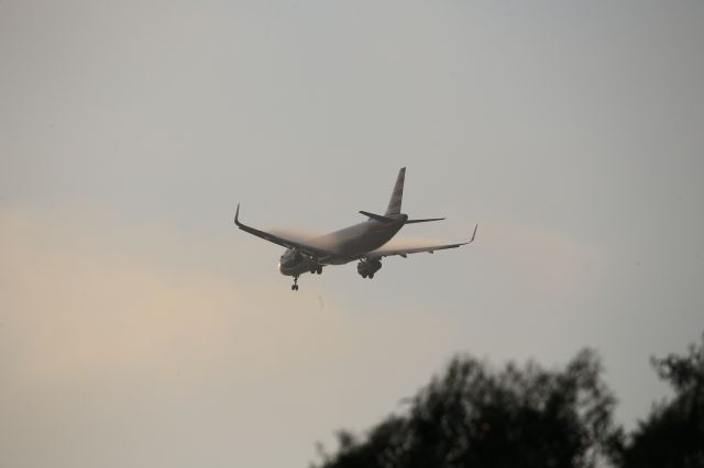 Airbus A321 (N112AN)