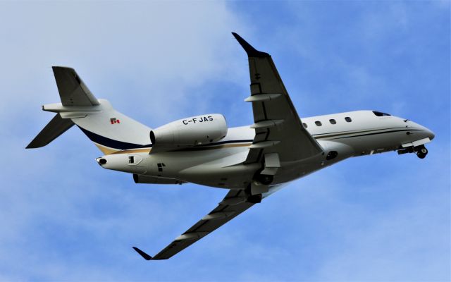 Embraer Legacy 450 (C-FJAS)