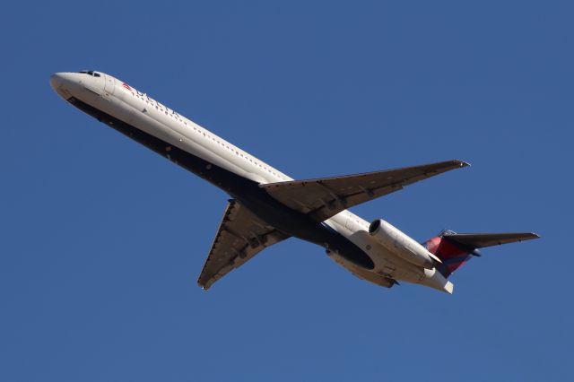 McDonnell Douglas MD-88 (N951DL)