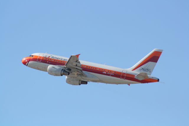 Airbus A319 (N742PS) - N742PS climbing out runway 23R