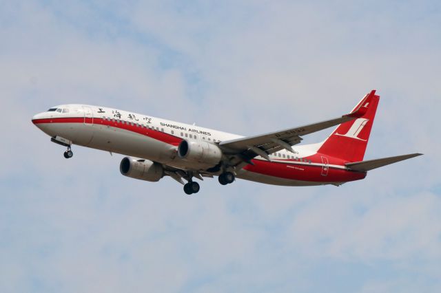 Boeing 737-700 (B-5832) - B737-86D(B-5832) Landing