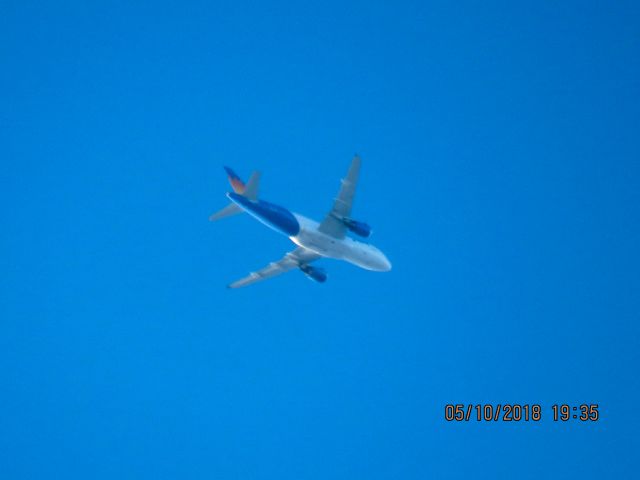 Airbus A319 (N329NV)