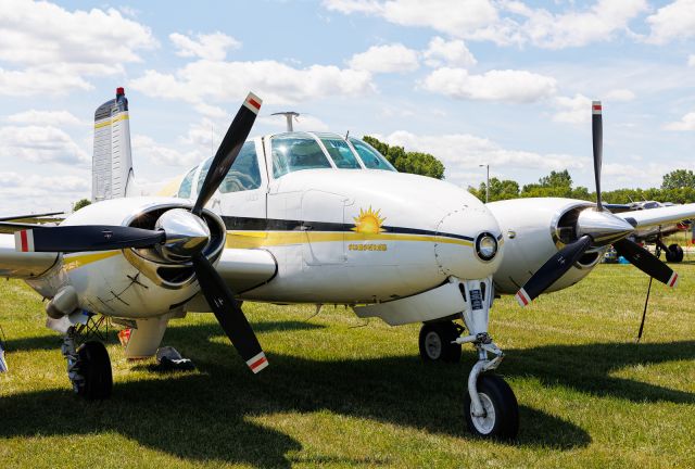 Beechcraft Twin Bonanza (N1600G)