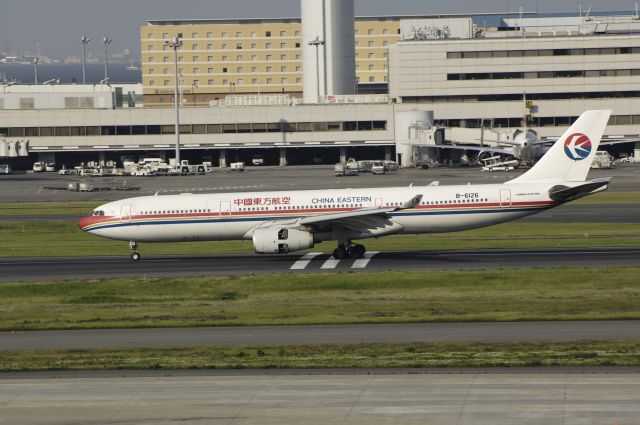 Airbus A330-300 (B-6126) - Landing at Haneda Intl Airport Rwy34Lbr /on 2012/05/18