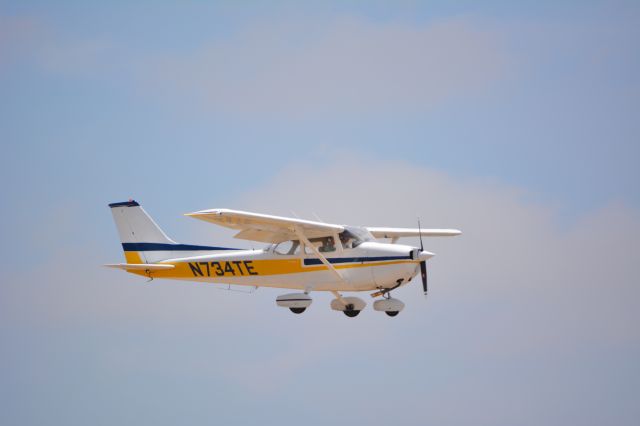 Cessna Skyhawk (N734TE)