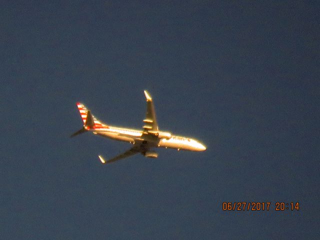 Boeing 737-800 (N989AN)