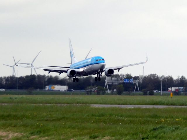 Boeing 737-800 (PH-BXH)