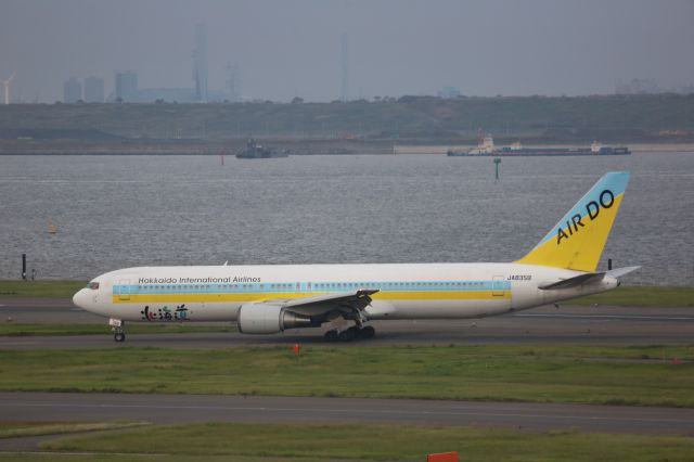 BOEING 767-300 (JA8359)