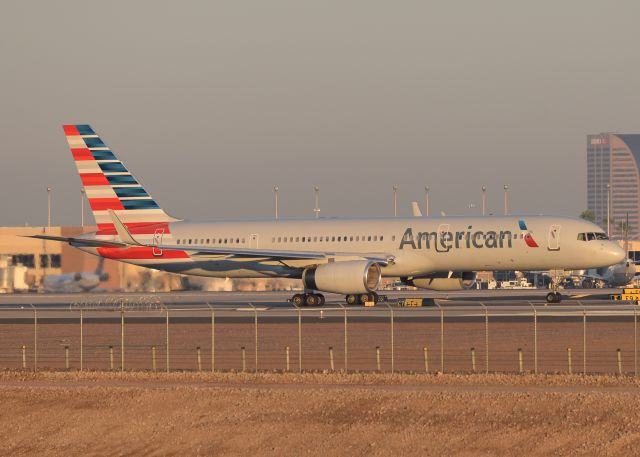 Boeing 757-200 (N205UW)