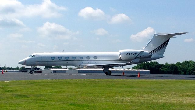 Gulfstream Aerospace Gulfstream V (N540W) - Oprah Winfrey in town for the funeral of Dr. Maya Angelou