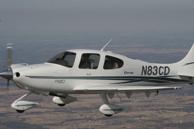 Cirrus SR-22 (N83CD)