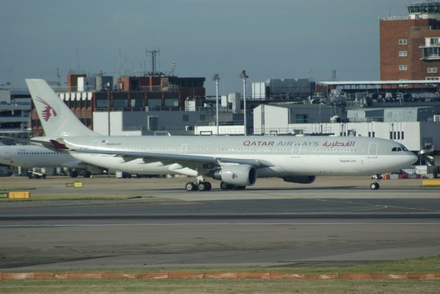 Airbus A330-300 (A7-AEA)