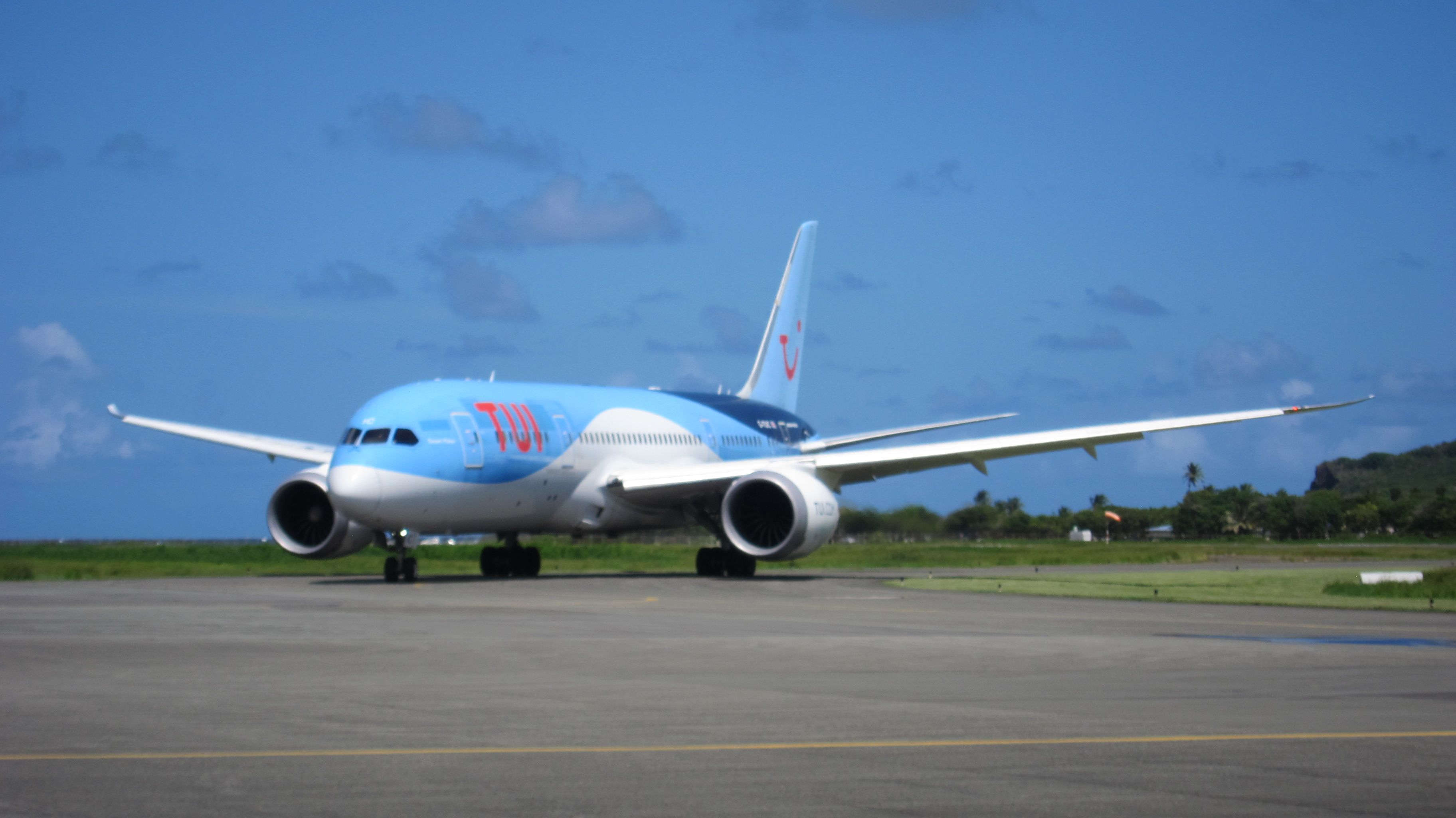 Boeing 787-8 (G-TUIC)