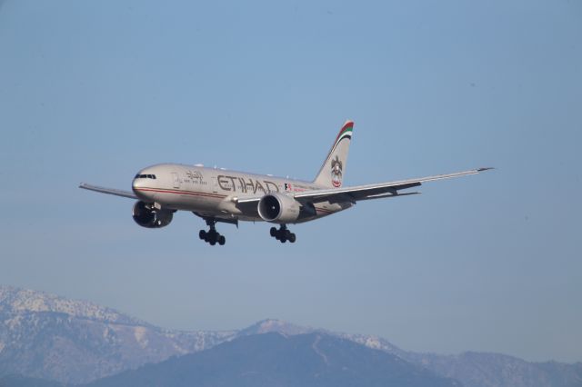 BOEING 777-200LR (A6-LRD)