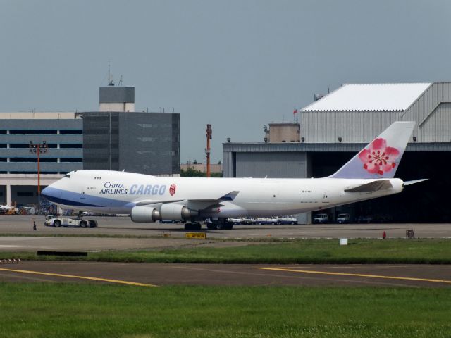 Boeing 747-400 (B-18707)