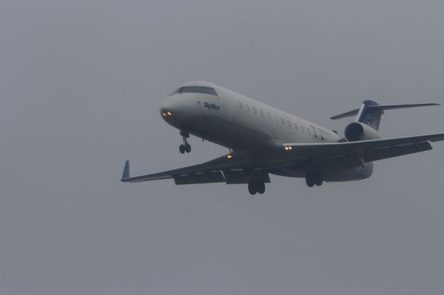 Canadair Regional Jet CRJ-200 (N853AS)