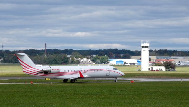 Canadair Regional Jet CRJ-200 (N207RW) - Taxiing to the active runway is this Canadair Regional Jet CRJ-200LR in the Autumn of 2018.