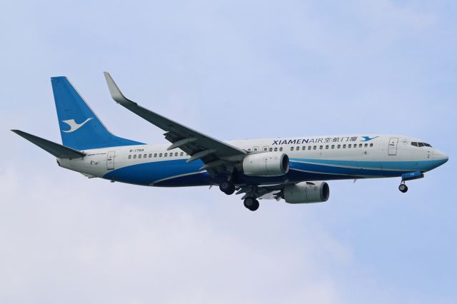 Boeing 737-700 (B-1749)