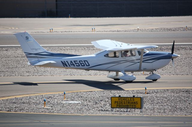 Cessna Skylane (N1456D)