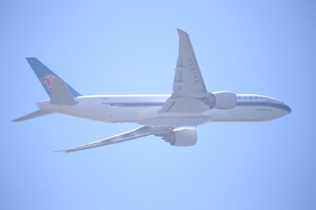 BOEING 777-200LR (B-2080)