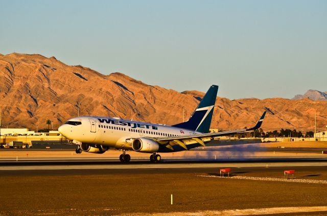 Boeing 737-700 (C-GWCN) - C-GWCN WestJet 2005 Boeing 737-7CT C/N 34157  - Las Vegas - McCarran International (LAS / KLAS) USA - Nevada, February 2, 2012 Photo: Tomás Del Coro