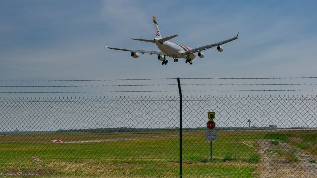 Airbus A340-300 (OO-ABA)