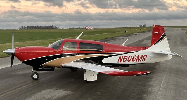Mooney M-20 Turbo (N606MR) - Taxiway at KRID