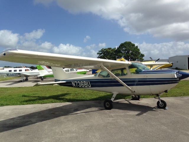 Cessna Skyhawk (N736BU)