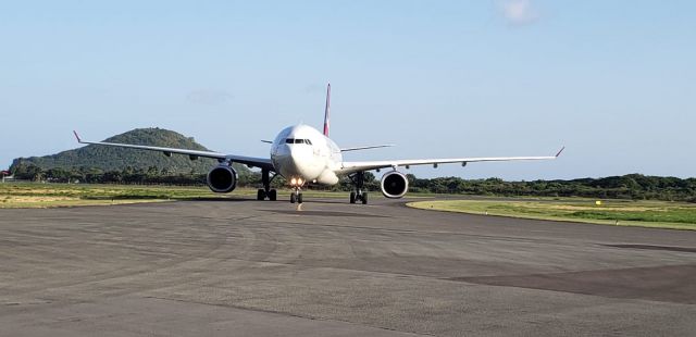 Airbus A330-300 (G-VINE)