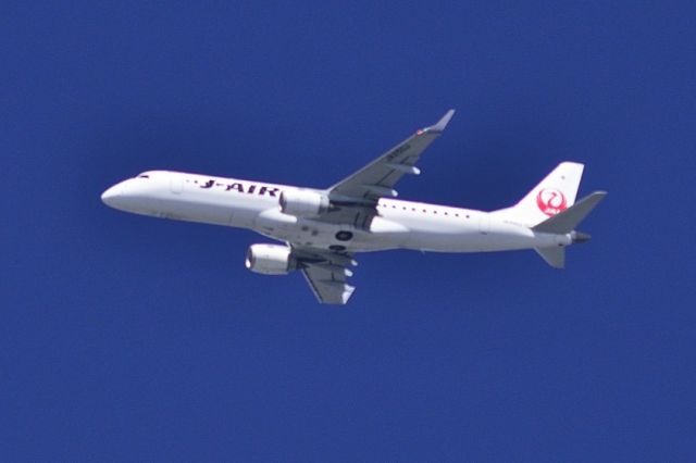 Embraer 170/175 (JA228J)