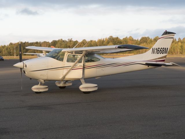 Cessna Skylane (N1668M) - The Skylane is a very good personal travel aircraft. 30 AUG 2016.
