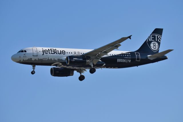 Airbus A320 (N633JB)