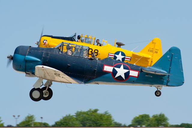 North American T-6 Texan (N3771M) - Getting the ride of a lifetime.