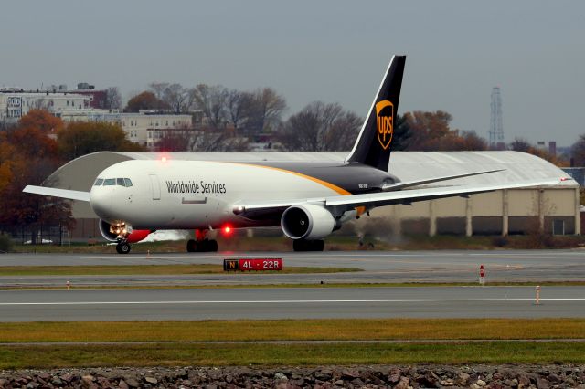 BOEING 767-300 (N377UP) - 'UPS 2013' to Louisville lining up on 22R