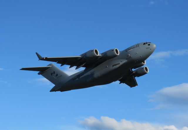 Boeing Globemaster III (17-7703)