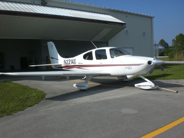 Cirrus SR-20 (N2214X)