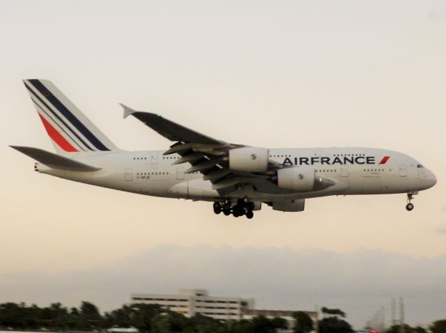 Airbus A380-800 (F-HPJE)