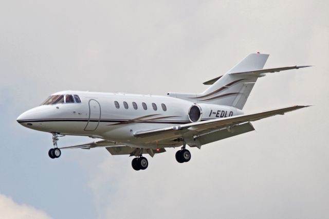 Hawker 800 (I-EDLO)