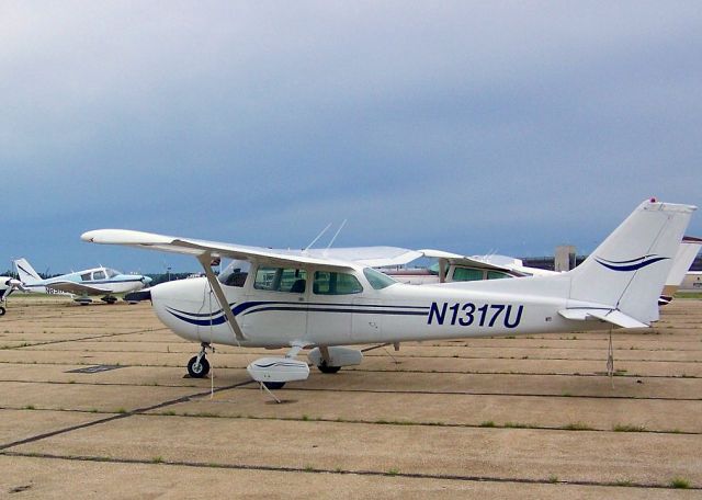 Cessna Skyhawk (N1317U)