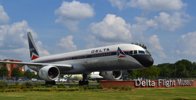 Boeing 757-200 (N608DA) - Delta Museum - 8/9/15