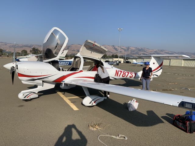 Diamond Star (N787SY)